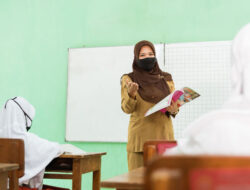 Tajuk Redaksi: Guru Honorer Digaji Receh, Pegawai SPPG Digaji Jutaan – TIMES Banyuwangi