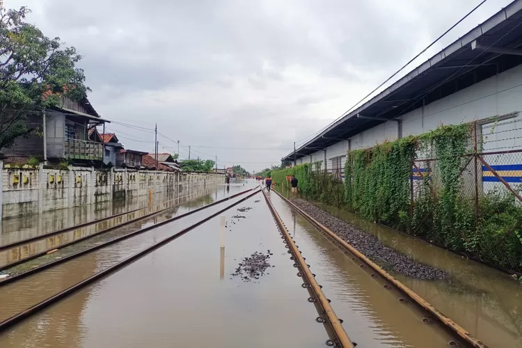 jalur-kereta-api-pekalongan-sragi-dibuka-lagi,-ini-kecepatan-yang-diberlakukan-kai