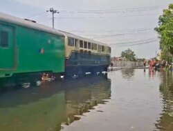 Jalur Pantura Terendam Banjir, KAI Hentikan Sementara Perjalanan Kereta Api