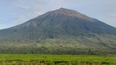 pendakian-gunung-kerinci-masih-ditutup,-akan-digelar-ritual-adat-dan-aksi-bersih-jalur-–-times-banyuwangi