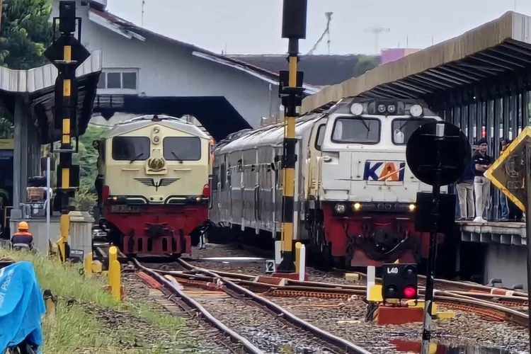 ribuan-tiket-kereta-api-dibatalkan!-ini-dampak-genangan-air-jalur-pekalongan-sragi