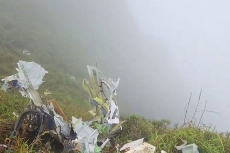 info-grafik:-pesawat-atr-42-500-jatuh-di-bukit-kawasan-tn-bantimurung-–-times-banyuwangi