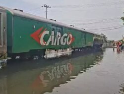Banjir Pekalongan Meluas, KAI Ungkap Fakta Mengejutkan soal Kereta Api Barang
