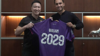 ezra-walian-resmi-diikat-persik-kediri-sampai-2029-–-times-banyuwangi