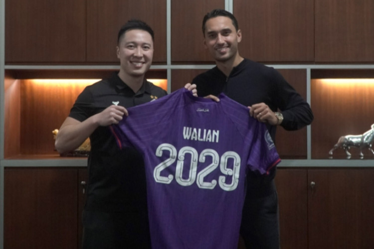 ezra-walian-resmi-diikat-persik-kediri-sampai-2029-–-times-banyuwangi