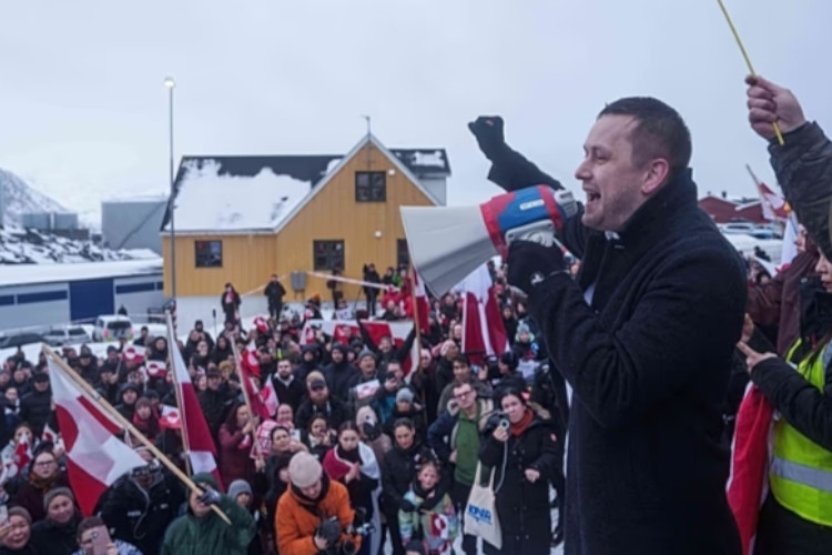 donald-trump-ancam-delapan-negera-eropa-karena-menentang-ambisinya-caplok-greenland-–-times-banyuwangi