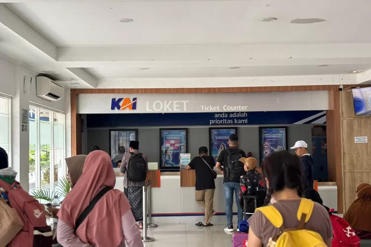 banjir-pekalongan-bikin-kai-merugi,-refund-tiket-kereta-api-tembus-rp3,5-miliar