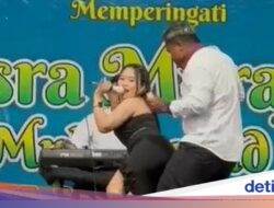 Heboh Aksi Biduan di Panggung Isra Mikraj, Waketum MUI Kritik Keras