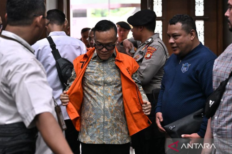 tidak-ajukan-eksepsi,-eks-wamenaker-noel-akui-semua-dakwaan-kpk-soal-pemerasan-sertifikat-k3-–-times-banyuwangi