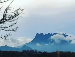 Pesona Gunung Putri Tidur Terlihat Gagah dari Tol Prosiwangi, Panorama Alam Situbondo Kian Memikat