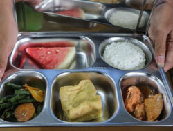 Dan Terjadi Lagi, Dugaan Keracunan MBG Dialami Ratusan Siswa SMKN 3 Boyolangu Tulungagung – TIMES Banyuwangi