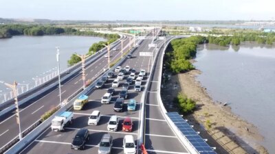 tol-bali-mandara,-satu-satunya-tol-di-indonesia-dengan-jalur-motor-dan-mangrove-penjaga-ekosistem