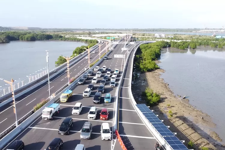 tol-bali-mandara,-satu-satunya-tol-di-indonesia-dengan-jalur-motor-dan-mangrove-penjaga-ekosistem