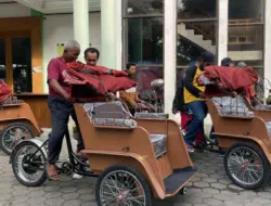 Di Banyuwangi, Calon Penerima Mulai Uji Becak Listrik Bantuan Presiden
