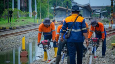 curah-hujan-ekstrem,-menhub-soroti-ancaman-serius-bagi-jalur-kereta-api