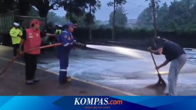 lokasi-kecelakaan-beruntun-banyuwangi-penuh-tumpahan-solar,-petugas-damkar-“nyapu”-jalan