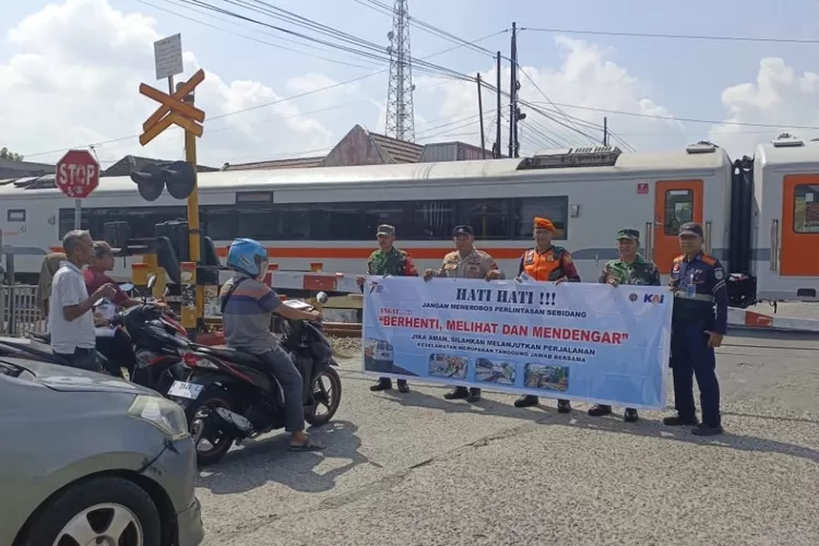 gencar-sosialisasi-dan-penutupan-perlintasan-liar,-kecelakaan-kereta-api-di-semarang-turun-drastis