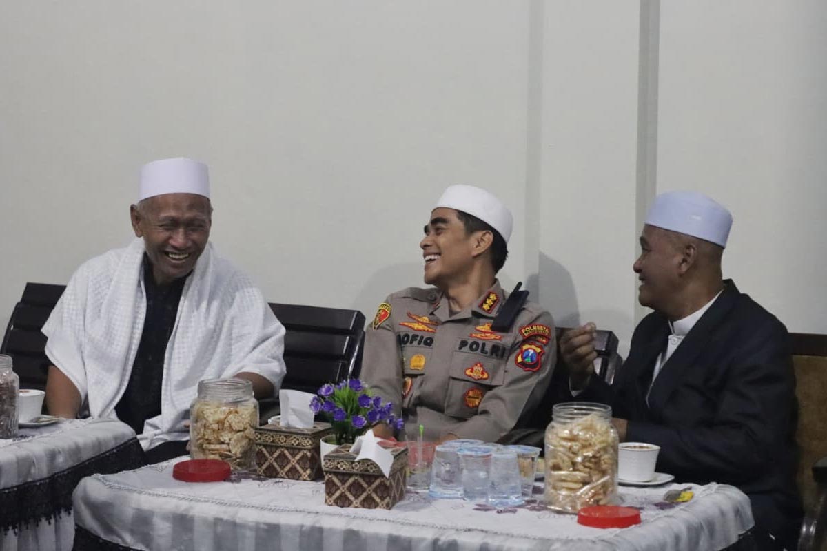 bangun-mitra-strategis-kapolresta-banyuwangi-silaturahmi-keliling-ke-sejumlah-pondok-pesantren-–-times-banyuwangi