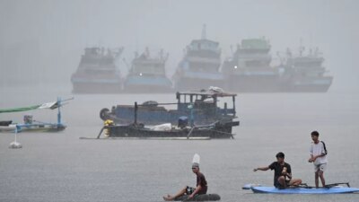 bmkg-banyuwangi-peringatkan-gelombang-tinggi-4-meter,-pelayaran-diminta-waspada