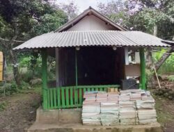 Tanpa Gedung Layak, Mushalla Al-Qodiri Bangsring 20 Tahun Mengabdi Mencerdaskan Anak Negeri