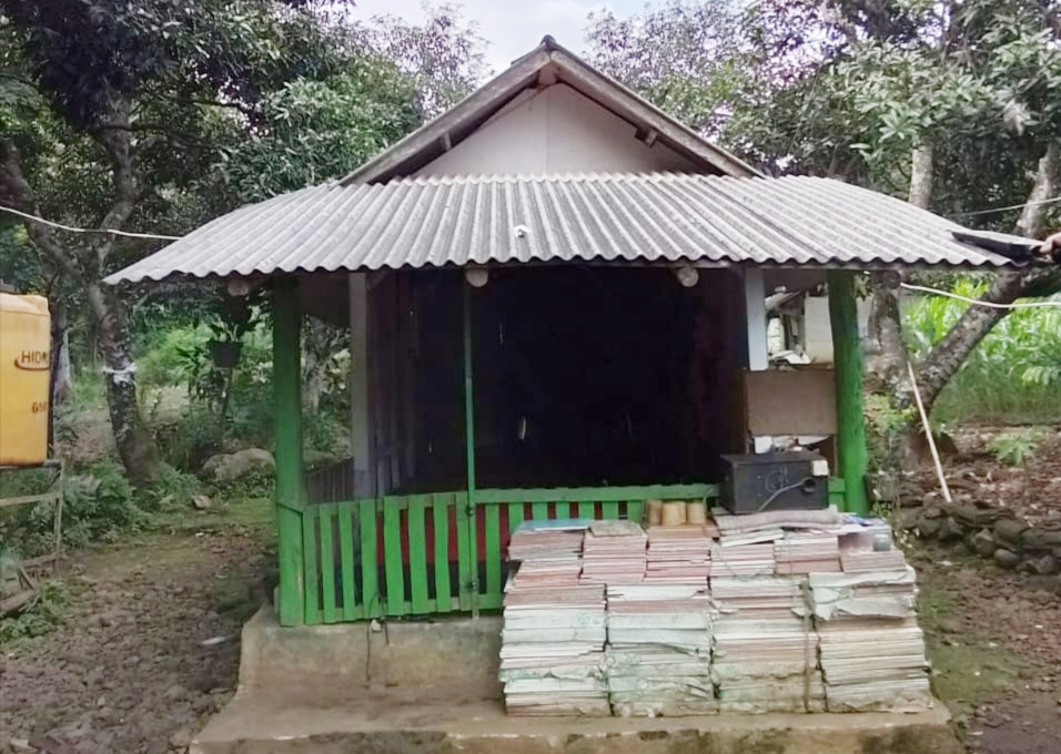 tanpa-gedung-layak,-mushalla-al-qodiri-bangsring-20-tahun-mengabdi-mencerdaskan-anak-negeri