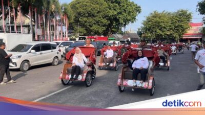 200-lansia-di-banyuwangi-terima-becak-listrik-dari-presiden-prabowo
