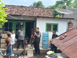 Pokdar Kamtibmas Polres Situbondo dan FKDM Turun ke Lokasi Banjir Banyuglugur, Salurkan Sembako dan Kerja Bakti