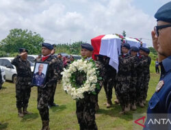Suasana Haru Iringi Pemakaman Pilot ATR Capt Andy Dahananto di Tigaraksa – TIMES Banyuwangi