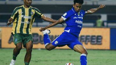 persib-bandung-vs-psbs-biak,-skor-kacamata-hiasi-babak-pertama-–-times-banyuwangi