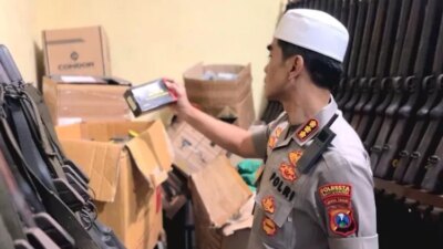 kapolresta-banyuwangi-cek-rutan,-senjata-api,-dan-peralatan-dinas-untuk-pastikan-kesiapsiagaan-personel