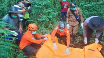 mayat-perempuan-tanpa-identitas-ditemukan-di-hutan-licin-banyuwangi,-diduga-meninggal-lebih-dari-sehari