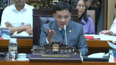 komisi-iii-dpr-tegaskan-polri-tetap-di-bawah-presiden,-tolak-bentuk-kementerian-–-times-banyuwangi