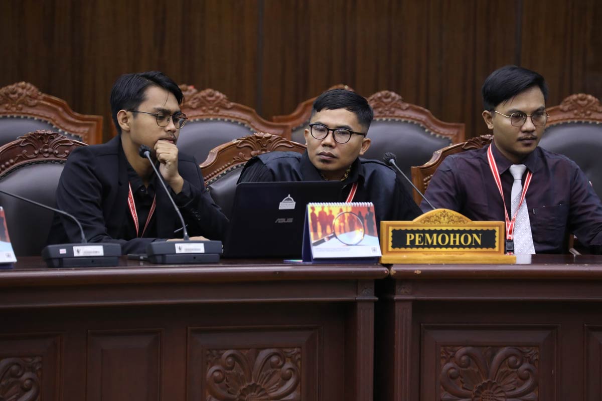 anggaran-pendidikan-yang-disunat-untuk-dana-mbg-kini-digugat-ke-mk-–-times-banyuwangi