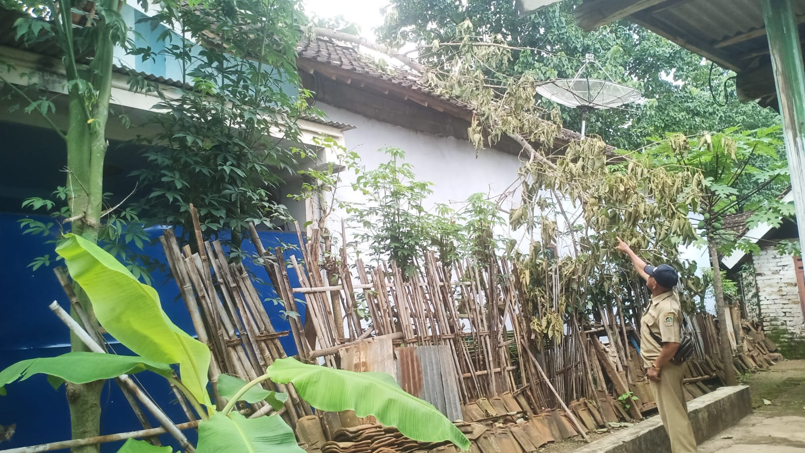 kepemimpinan-menyejukkan-kades-maimun-hariyono,-mediasi-berujung-damai-warga-watukebo