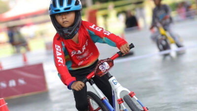 pantai-boom-marina-jadi-arena-final-balap-sepeda-anak-sart-series-3-banyuwangi-–-times-banyuwangi
