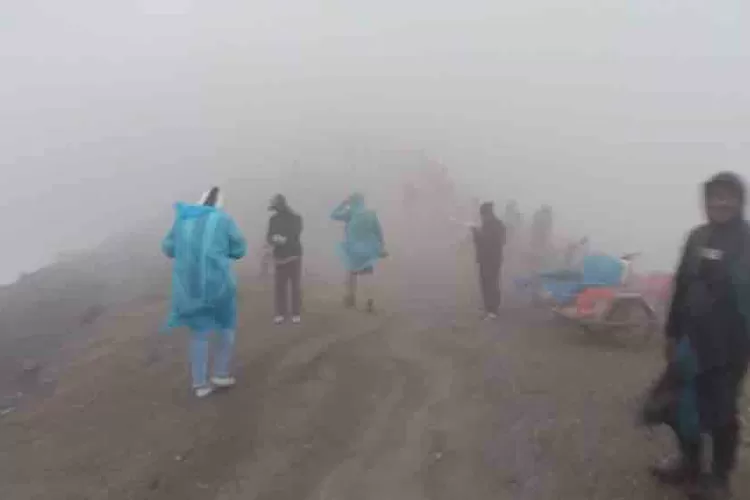 blue-fire-ijen-belum-muncul,-pemeliharaan-pipa-belerang-masih-berlangsung-–-radar-banyuwangi