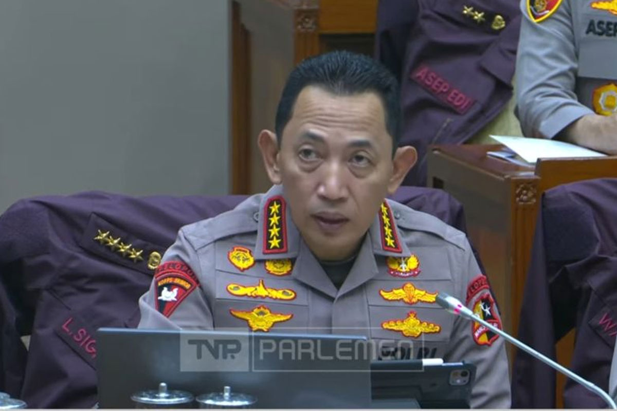 tolak-polri-di-bawah-kementerian,-kapolri:-saya-lebih-baik-jadi-petani-–-times-banyuwangi