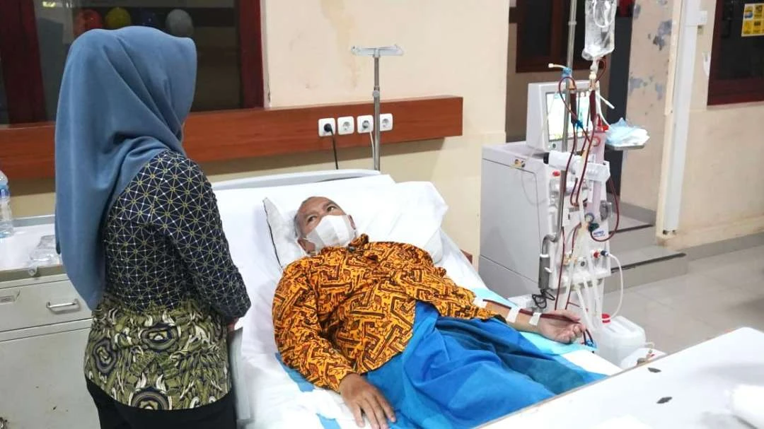 sempat-koma-13-hari,-ahronik-bertahan-jalani-cuci-darah-berkat-jkn