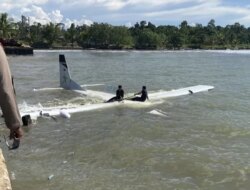 Detik-Detik Pesawat Smart Air Jatuh di Perairan Papua