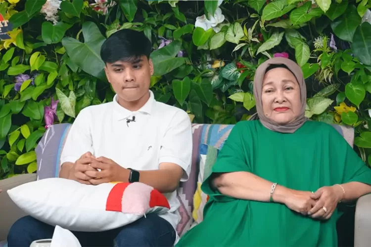 terungkap!-ibu-ratih-bongkar-awal-mula-ressa-rizky-rossano-diasuh:-diambil-saat-usia-10-hari,-denada-tak-pernah-datang