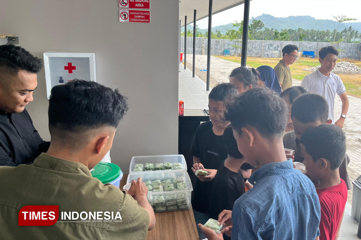 presiden-prabowo-punya-makan-bergizi-gratis,-rumah-pintar-pt-bsi-punya-jajanan-sehat-nusantara-gratis-–-times-banyuwangi