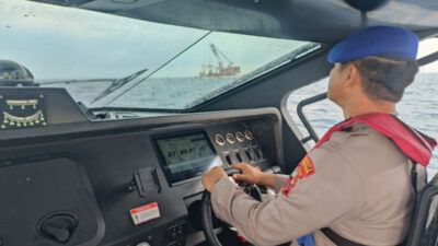 satolairud-polresta-banyuwangi-patroli-persiapan-pengangkatan-kmp-tunu-pratama-jaya-di-selat-bali-–-times-banyuwangi
