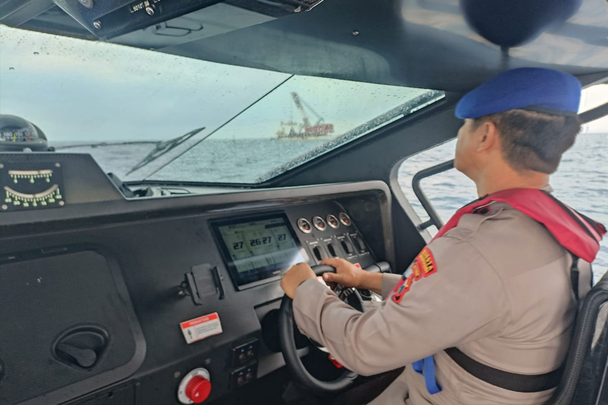 satolairud-polresta-banyuwangi-patroli-persiapan-pengangkatan-kmp-tunu-pratama-jaya-di-selat-bali-–-times-banyuwangi