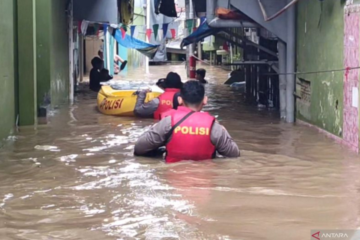 luapan-kali-ciliwung-rendam-38-rt-di-jakarta-timur-–-times-banyuwangi