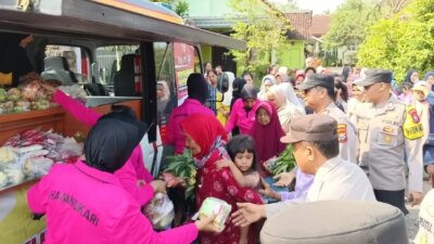 sat-binmas-polresta-banyuwangi-gelar-mayur-kamtibmas-di-desa-benculuk,-pererat-hubungan-polri-dan-warga