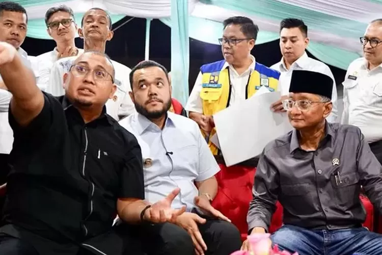 andre-rosiade-ajak-menteri-pu-tinjau-lembah-anai,-jalan-tol-terowongan-disiapkan-sebagai-solusi-permanen-jalur-padang–bukittinggi