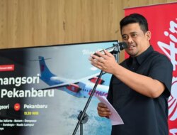 Bobby Nasution Resmikan Rute Baru Pinangsori–Pekanbaru, Minta Tiket Pesawat Terjangkau