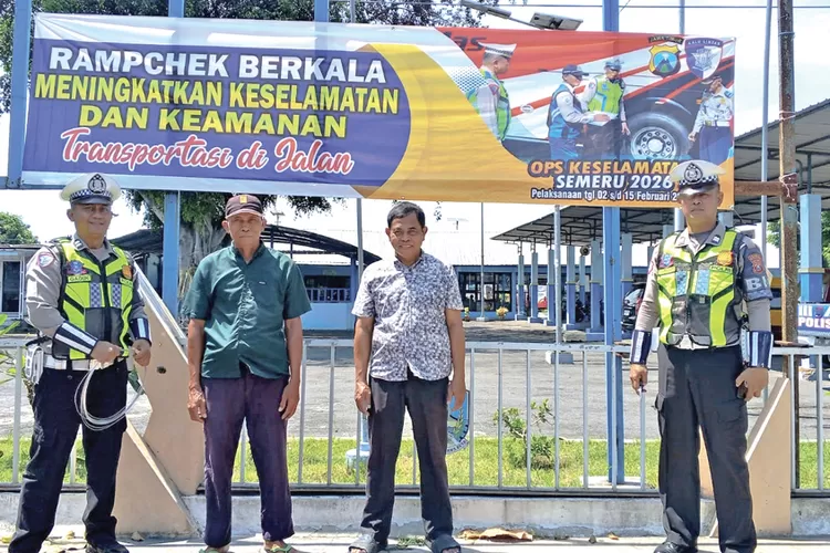satlantas-polresta-banyuwangi-pasang-banner-operasi-keselamatan-semeru-2026,-ajak-pengendara-tertib-berlalu-lintas