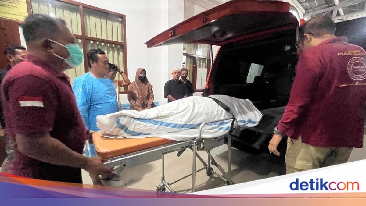 satu-dari-2-jenazah-korban-kmp-tunu-tetap-dimakamkan-sebagai-mr-x