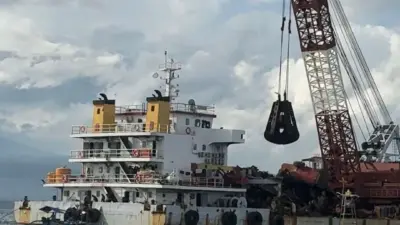 beberapa-bagian-bangkai-kmp-tunu-telah-berhasil-diangkat